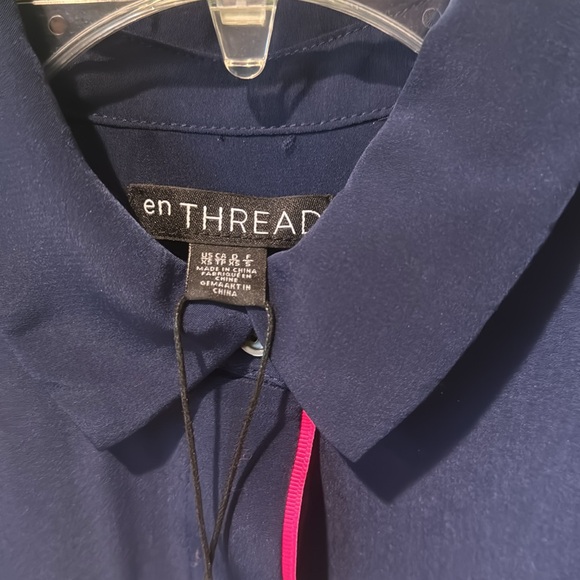 en Thread Long Sleeve Blouse w Pink Piping, NWT - Picture 2 of 3